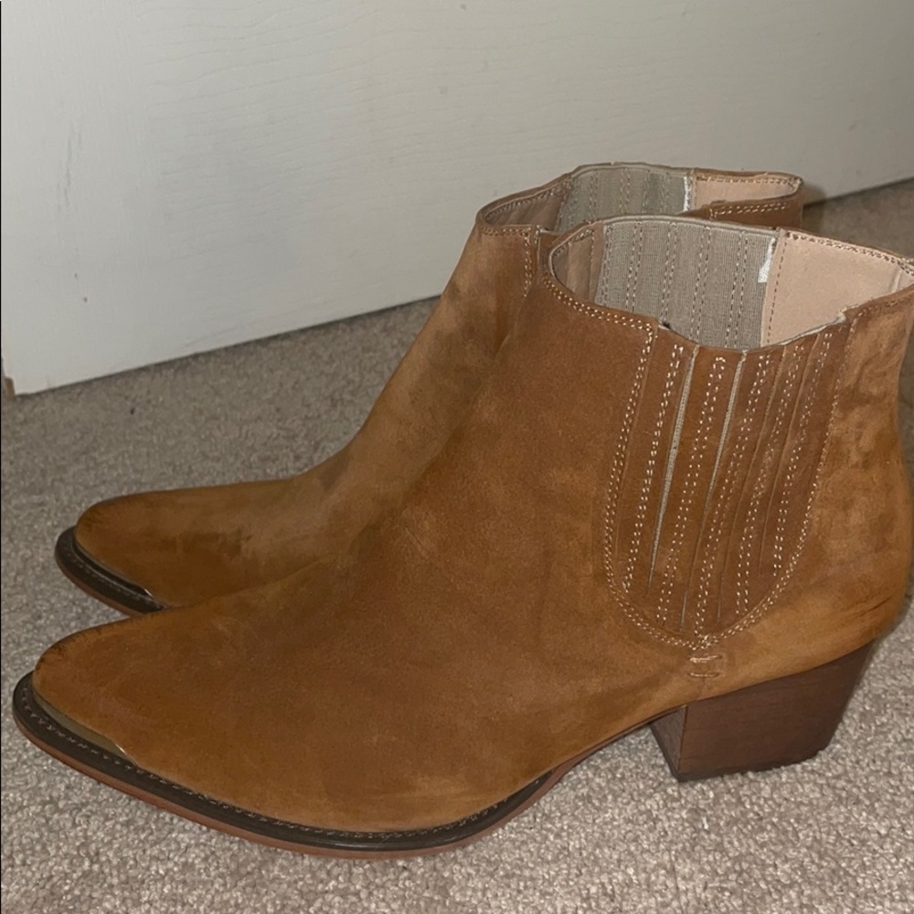 Going West Boots (Taupe)